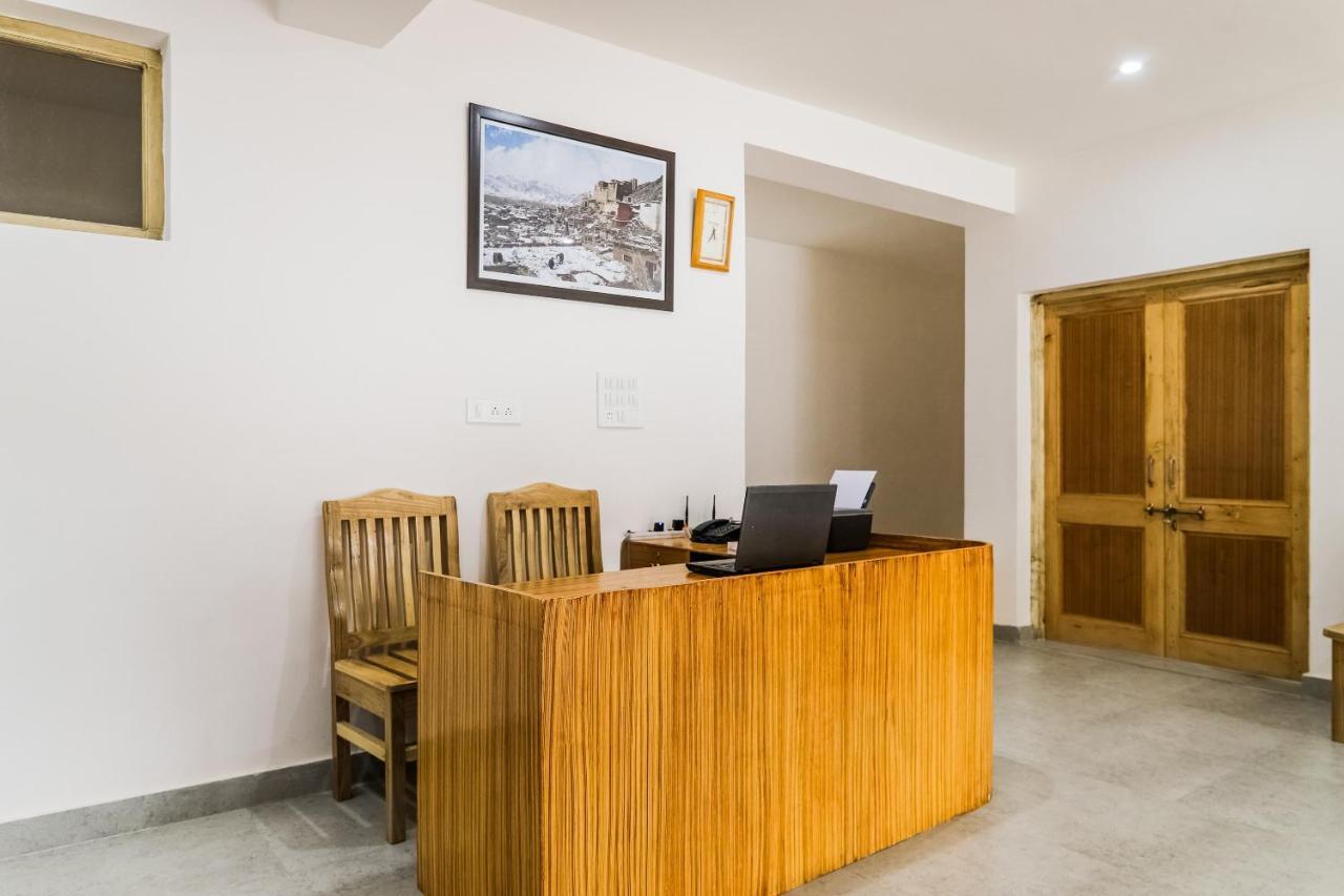 Oyo 72466 Hotel Yuvraj Shivpurī Exteriér fotografie